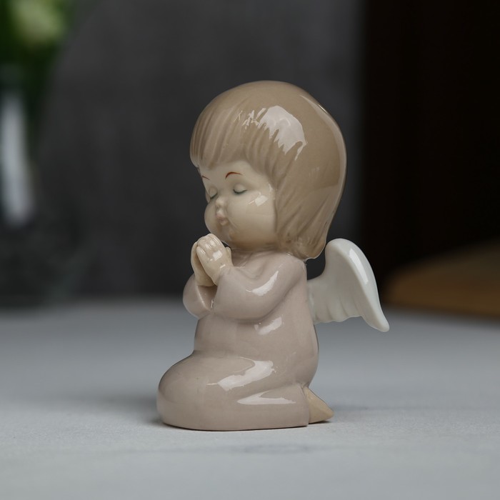 Сувенир керамика "Ангел-пухлячок в бежевом платье - молитва" 10,5х5,5х6,5 см 