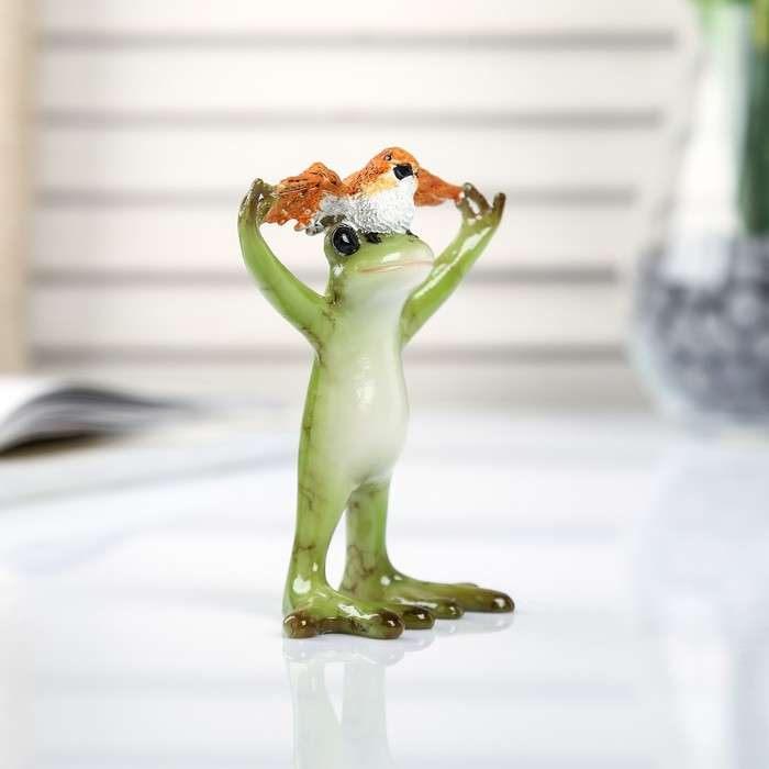 Сувенир полистоун миниатюра "Лягушонок с птичкой на голове" 9,5х3,5х8 см 