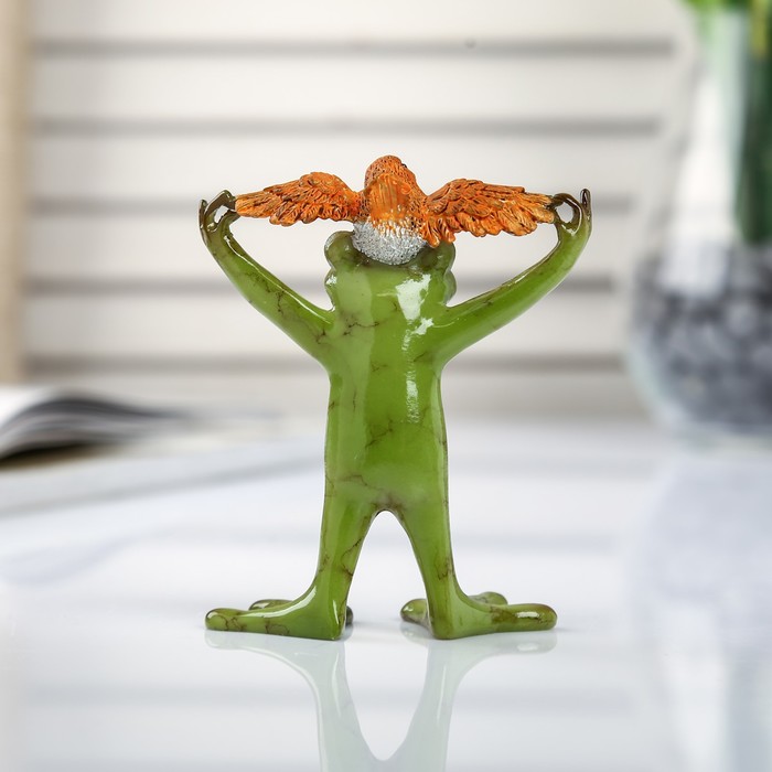 Сувенир полистоун миниатюра "Лягушонок с птичкой на голове" 9,5х3,5х8 см 