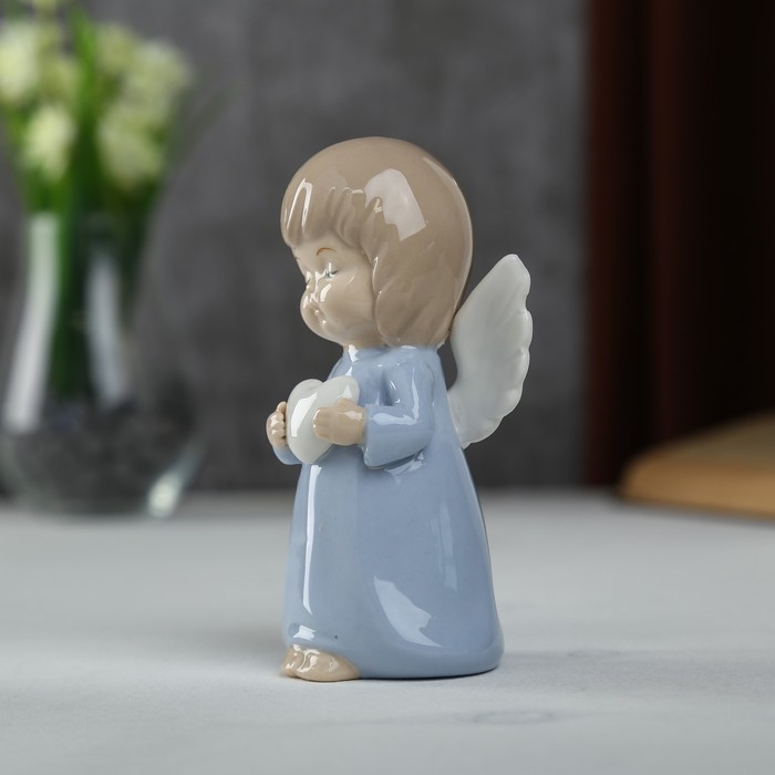 Сувенир керамика "Ангел-пухлячок в голубом платье с сердцем в руках" 13х5,5х7 см 