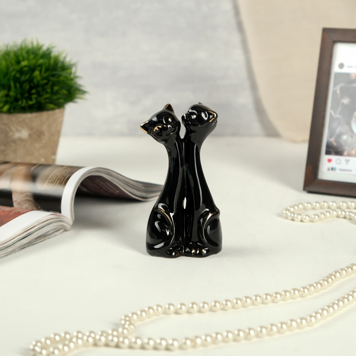 Сувенир керамика "Чёрные кошки - объятия" с золотом 13,5х6,5х4 см 