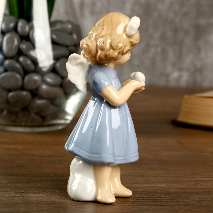 Сувенир керамика "Девочка-ангел в голубом платье с сердечком" 11х4,8х5 см 