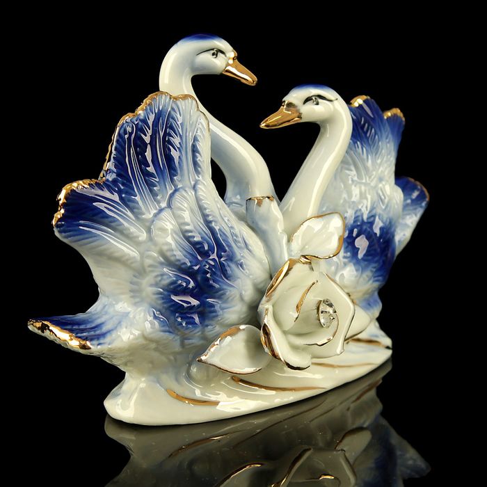 Сувенир керамика "Лебеди синие с розой" страза 9,5х5,5х13,5 см 