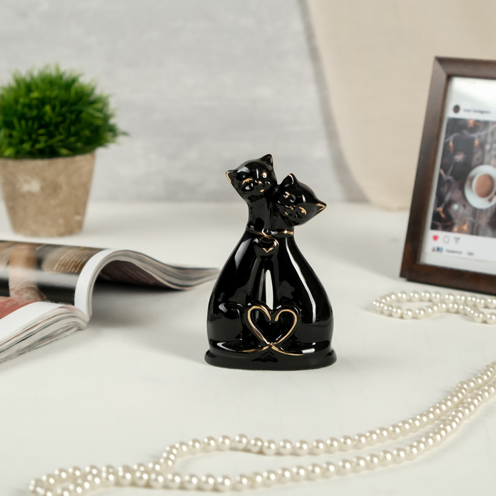 Сувенир керамика "Чёрные кошки с сердечком" с золотом 13,5х8х5 см 