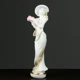 Фигура "Девушка в шляпе" малая белая/золото 10х13х38см  МИКС 