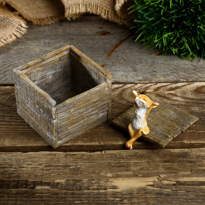 Шкатулка полистоун миниатюра "Котик на ящике" 10х7х8,5 см 