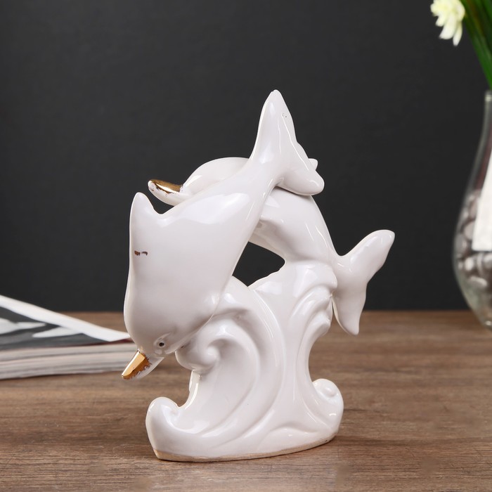 Сувенир керамика "Два дельфина с цветком" белый с золотом 14х13,2х5 см 