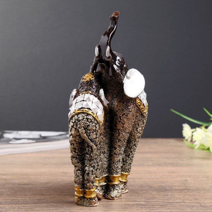Сувенир полистоун "Два чёрно-золотых слона с серебристой попоной" 18х10,5х5,5 см 