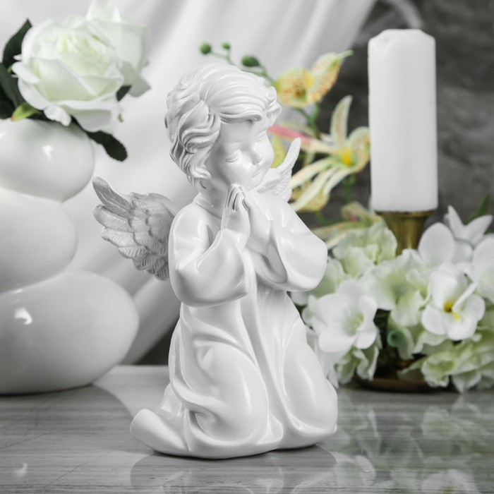 Статуэтка "Ангел молящийся в платье" белый 