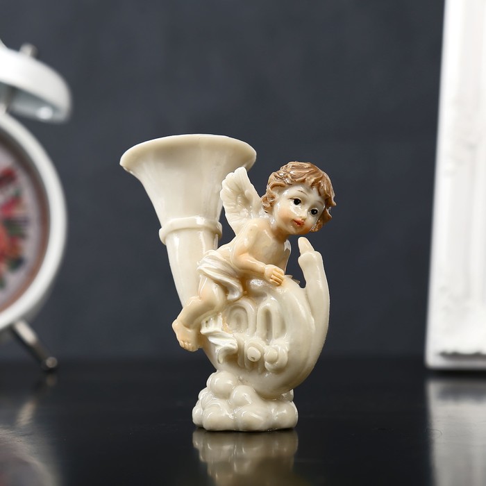 Сувенир полистоун "Ангелочек-купидон верхом на трубе" лак 8х4,5х8,5 см 