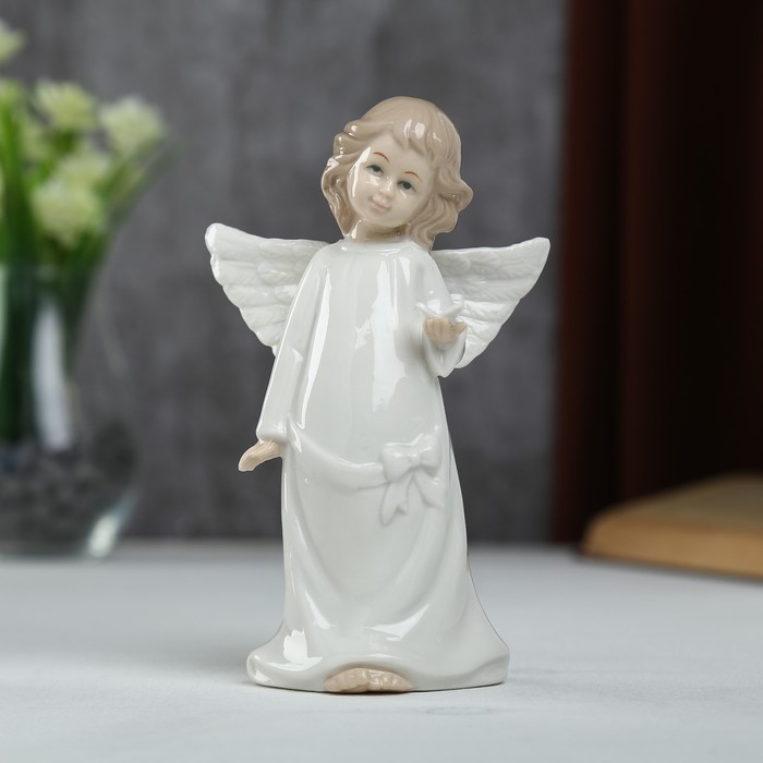Сувенир керамика "Ангел в белом платье с бантом и бабочкой в руке" 16х6,5х9,5 см 