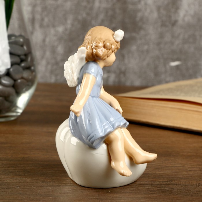 Сувенир керамика световой "Девочка-ангел в голубом платье на сердце" 12,3х8х9,5 см 