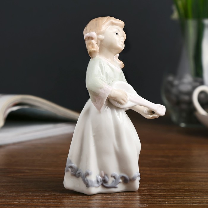 Сувенир керамика "Малышка с мондолиной" 13,5х6,5х6,5 см 