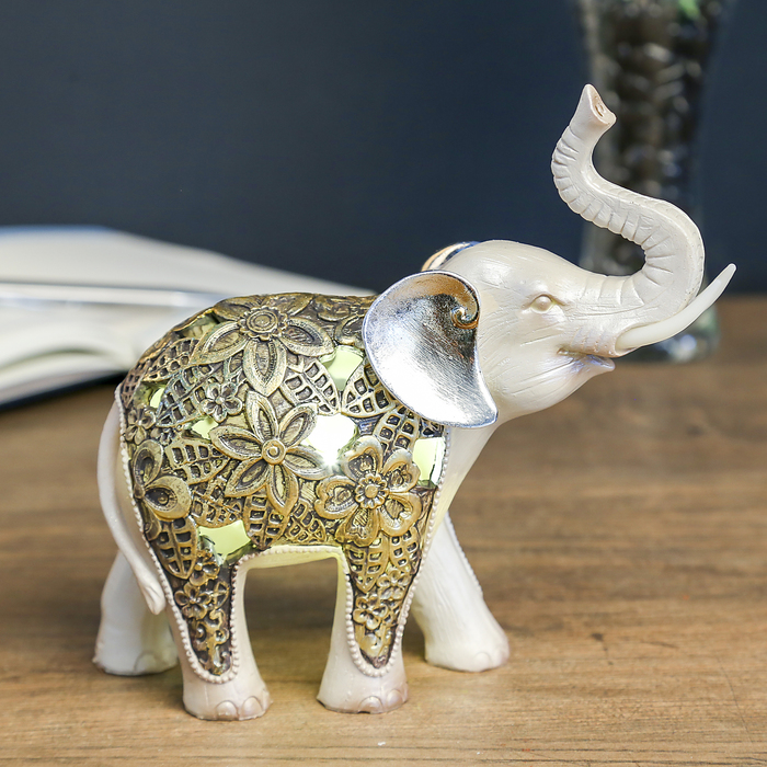 Сувенир полистоун световой "Жемчужный слон в цветочной золотой попоне" 17,5х18,5х7 см 