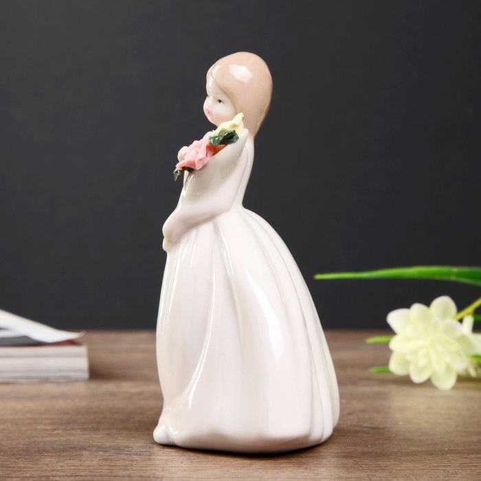 Сувенир керамика "Малышка в розовом/белом платье с букетом цветов" МИКС 12х8,5х5,7 см 
