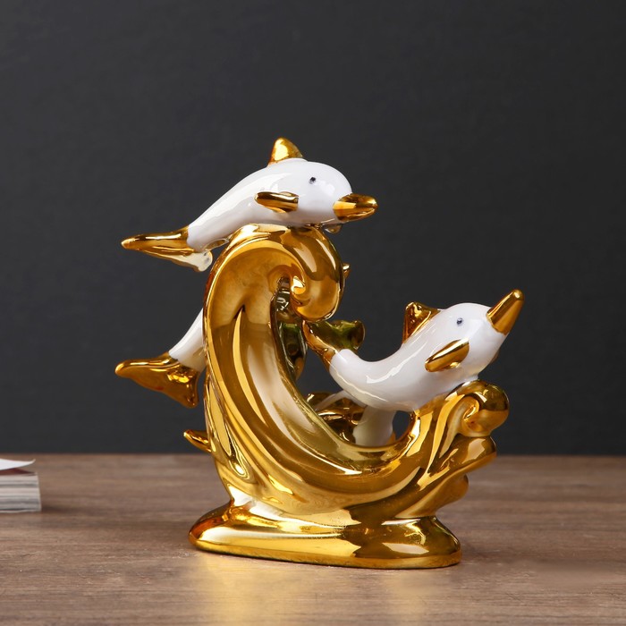 Сувенир керамика "Четыре дельфина на волнах" белый с золотом 13,5х14,5х7 см 