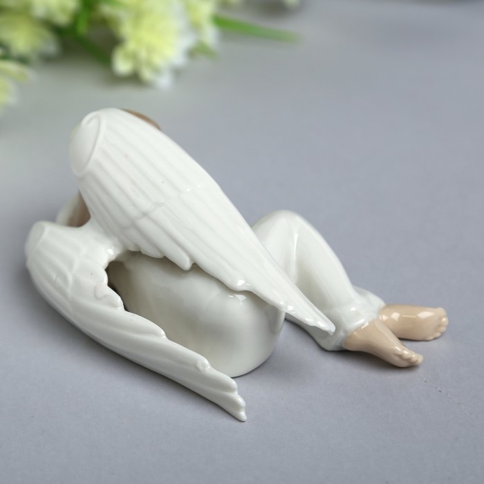Сувенир керамика "Спящая на сердце девушка-ангел в белом платье" 11,5х7х7 см 