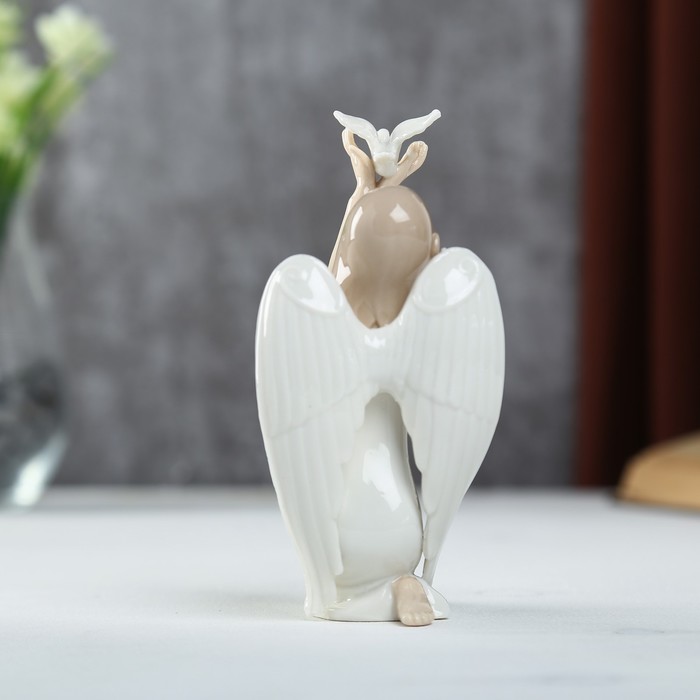 Сувенир керамика "Девушка-ангел в белом платье с голубем в руках" 14,5х7х8 см 