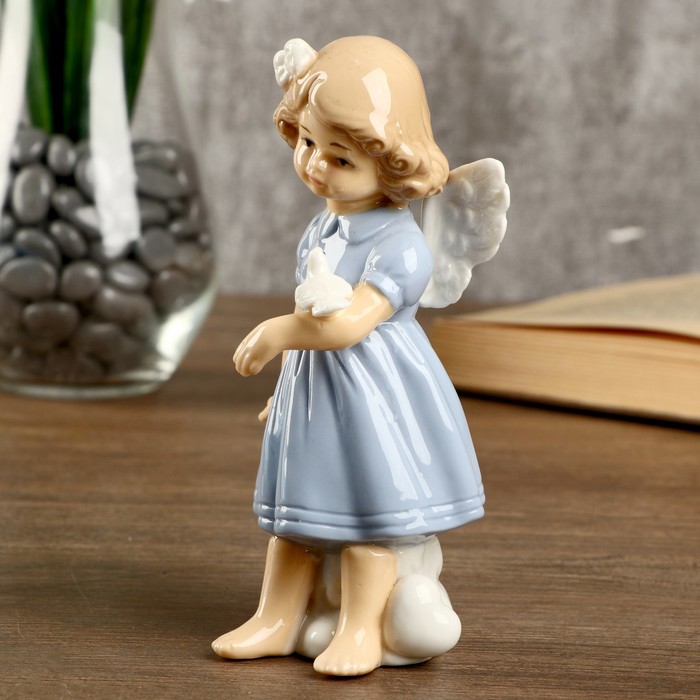 Сувенир керамика "Девочка-ангел в голубом платье с голубем" 14,4х6,6х8 см 