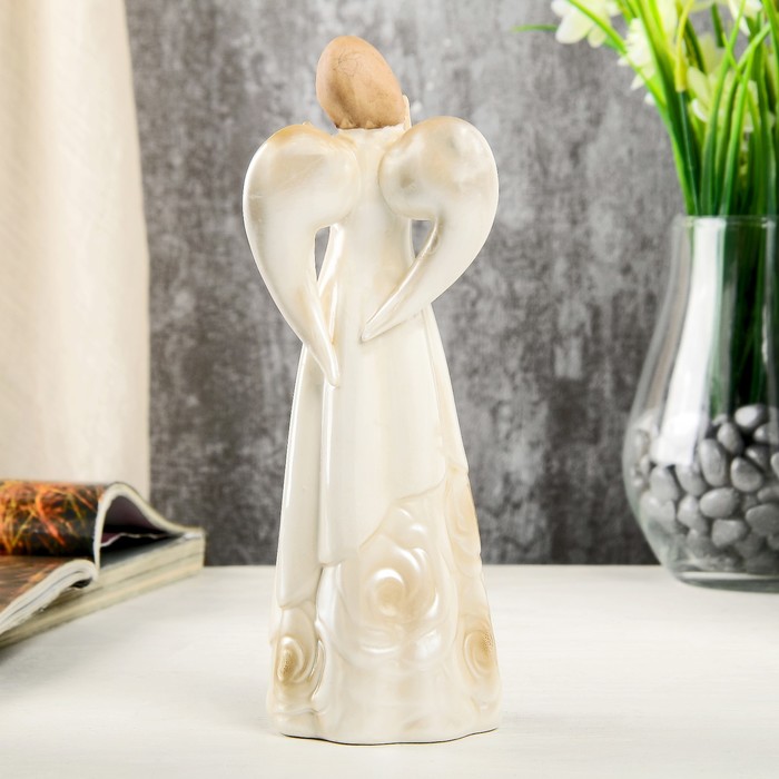 Сувенир керамика "Девушка-ангел в платье с розами, с бабочкой на руке" 19,5х7х7 см 