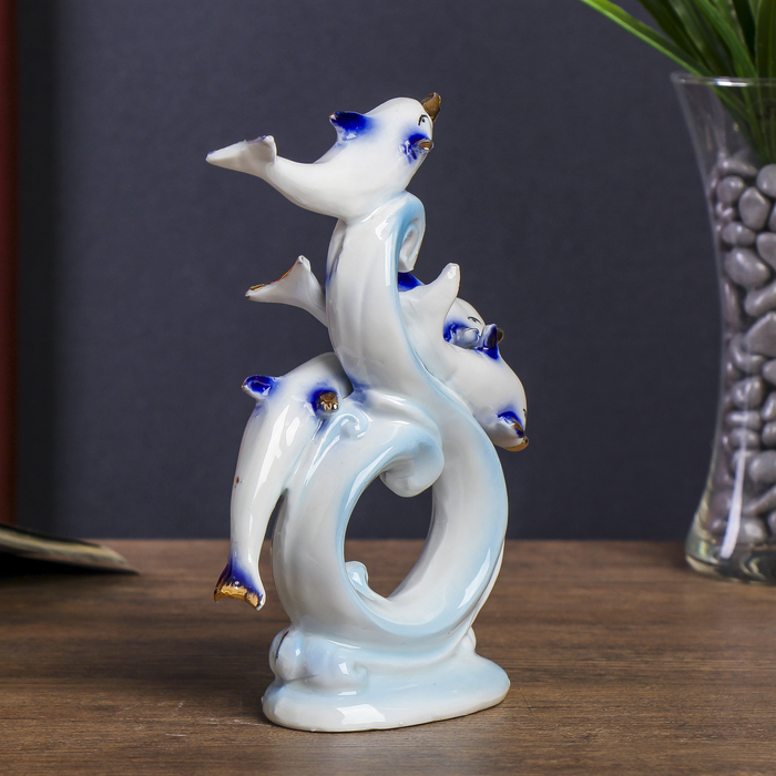 Сувенир "Четыре дельфина на волне" белые с голубым 20х13х5 см 