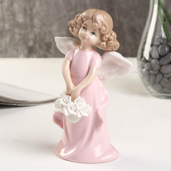 Сувенир фарфор "Ангел с корзиной цветов" розовый 7х6х14.5 см 
