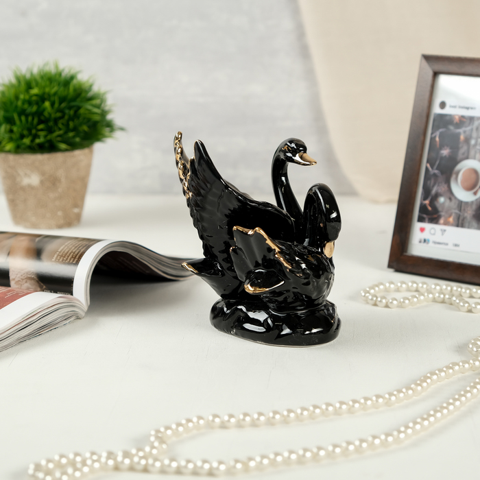 Сувенир керамика "Лебеди - купание" чёрный с золотом 14х13х9,5 см 