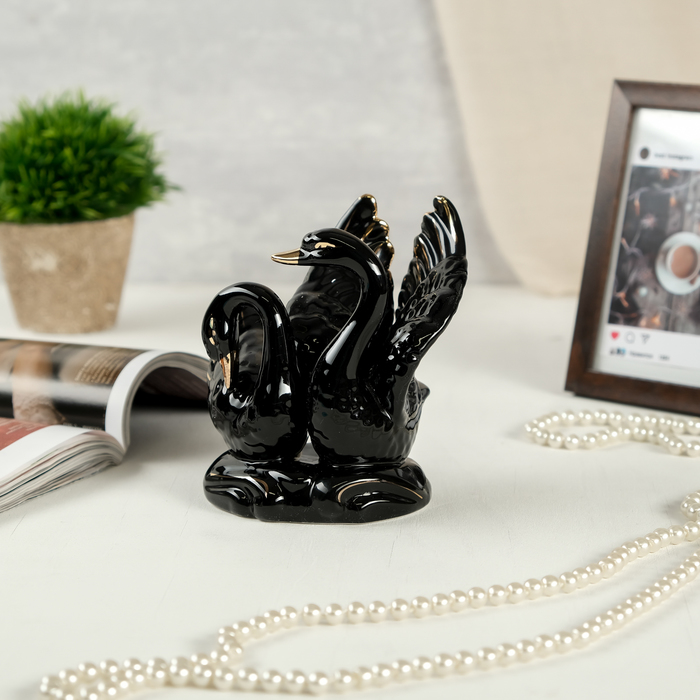 Сувенир керамика "Лебеди - купание" чёрный с золотом 14х13х9,5 см 