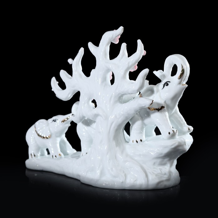 Сувенир керамика "Три слона под деревом" белые 15,5х20х7,5 см 