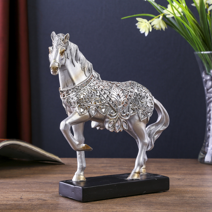 Сувенир полистоун "Конь на выездке в резной, ажурной попоне" серебро 19,2х19х5,5 см 