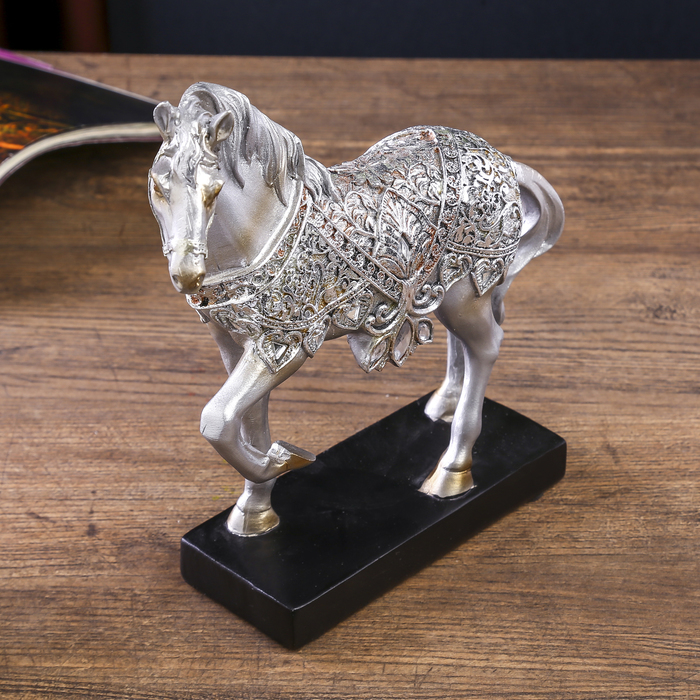 Сувенир полистоун "Конь на выездке в резной, ажурной попоне" серебро 19,2х19х5,5 см 