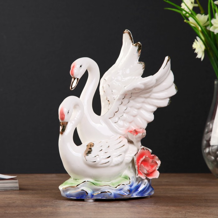 Сувенир керамика "Две лебеди с цветами в пруду" 20,5х15х8,5 см 