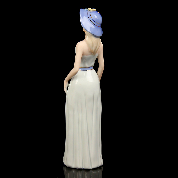 Сувенир керамика "Девушка в белом платье в шляпке с цветами" 30х8,5х6,5 см 