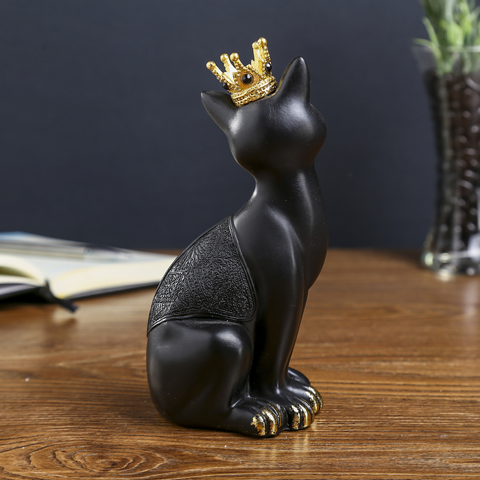 Сувенир полистоун "Чёрная кошка в золотой короне" 19,5х8,5х7,5 см 