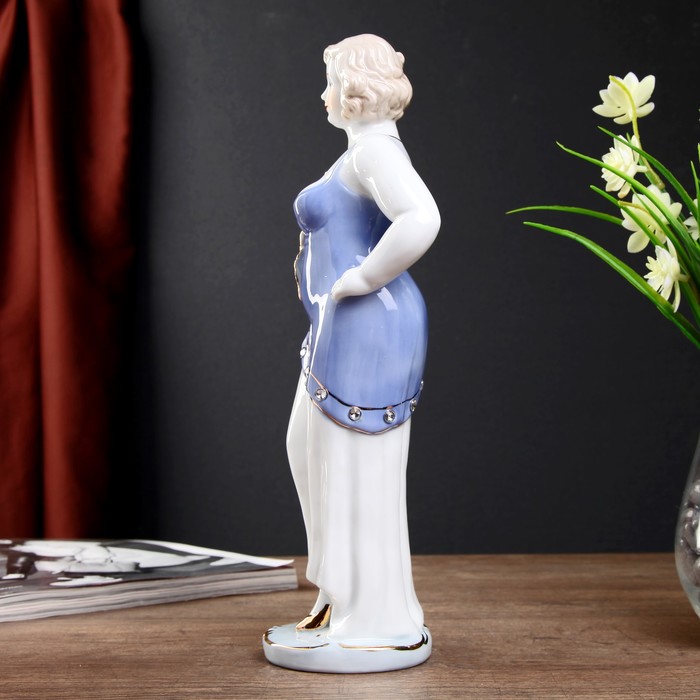 Сувенир керамика "Пышечка в бело-голубом платье с пером" 30,5х11,5х8 см 