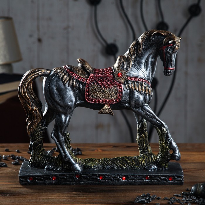 Сувенир "Гарцующий конь" со стразами, 32 х 35 см 