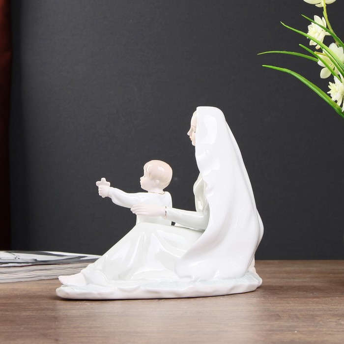 Сувенир "Дева Мария с младенцем" 