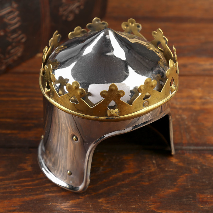 Сувенирный шлем "Королевский" мини 