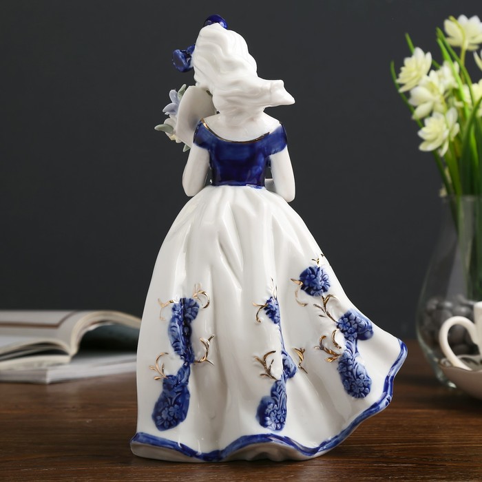 Сувенир керамика "Девочка с букетом цветов" кобальт 24х11,5х15 см 