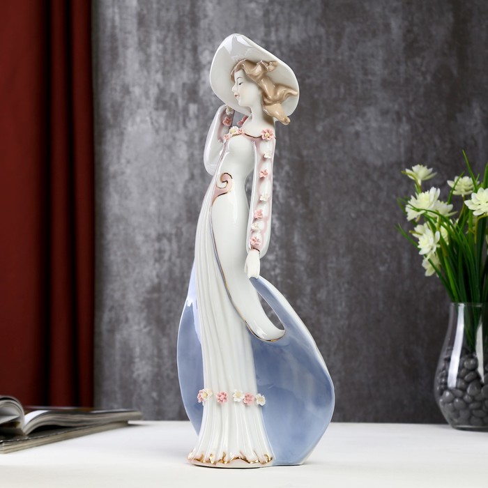 Сувенир керамика "Богиня в платье со шлейфом" цветной 37х11,5х16 см 