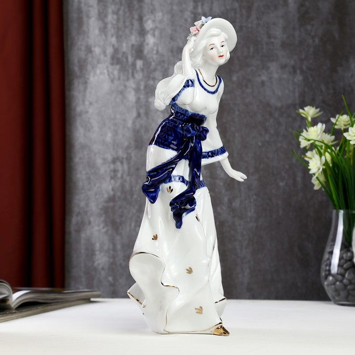 Сувенир керамика "Дама в шляпке в платье с бантом" кобальт 35х14х18,5 см 