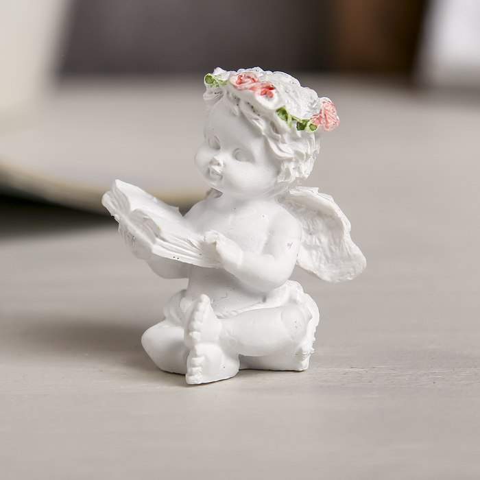 Сувенир полистоун "Белоснежный ангел в розовом венке с книгой" МИКС 5,5х3,5х4 см 