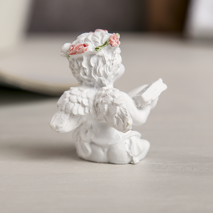 Сувенир полистоун "Белоснежный ангел в розовом венке с книгой" МИКС 5,5х3,5х4 см 