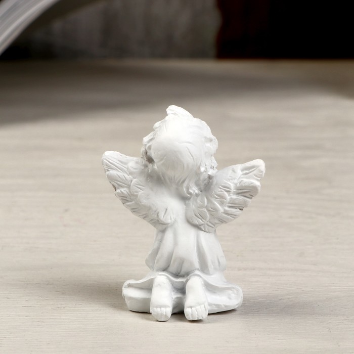 Сувенир полистоун "Белоснежный ангел на коленях" МИКС 5,5х4х2,5 см 