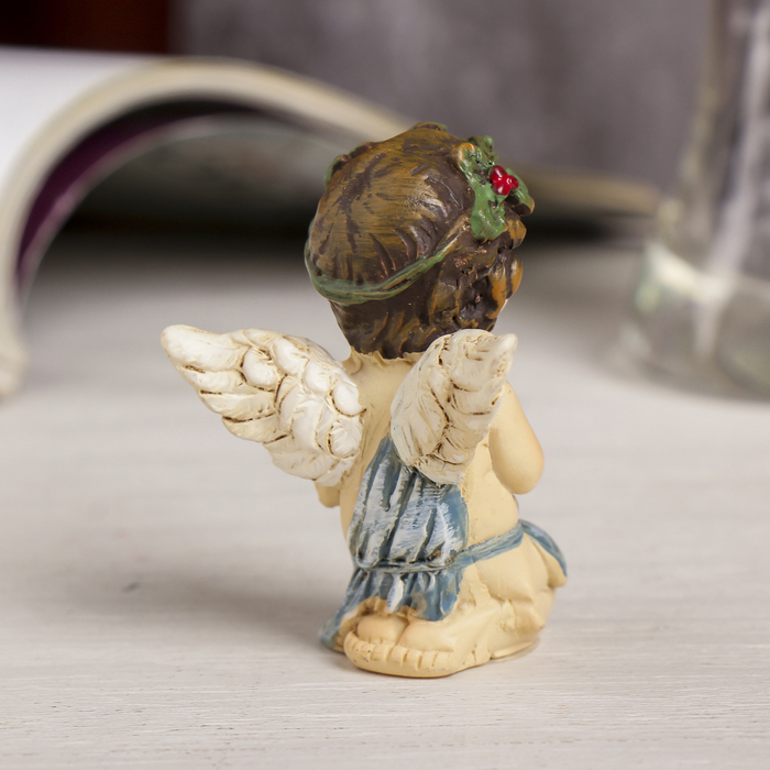 Сувенир полистоун "Ангел в рябиновом веночке с сердцем/книгой" МИКС 6х5х3,5 см 