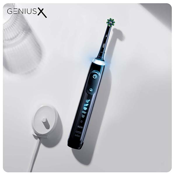 Электрическая зубная щетка Braun Genius X D706.513.6