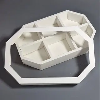 Коробка Box.kz на 6 делений 34х22х5 см белая 