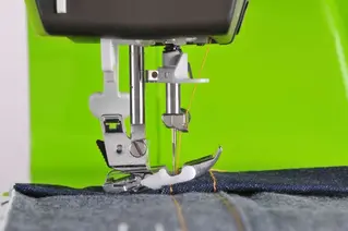 Швейная машина со столиком Toyota Oekaki 50 LG