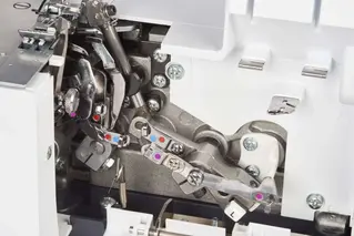 Швейная машина Bernette Funlock b48