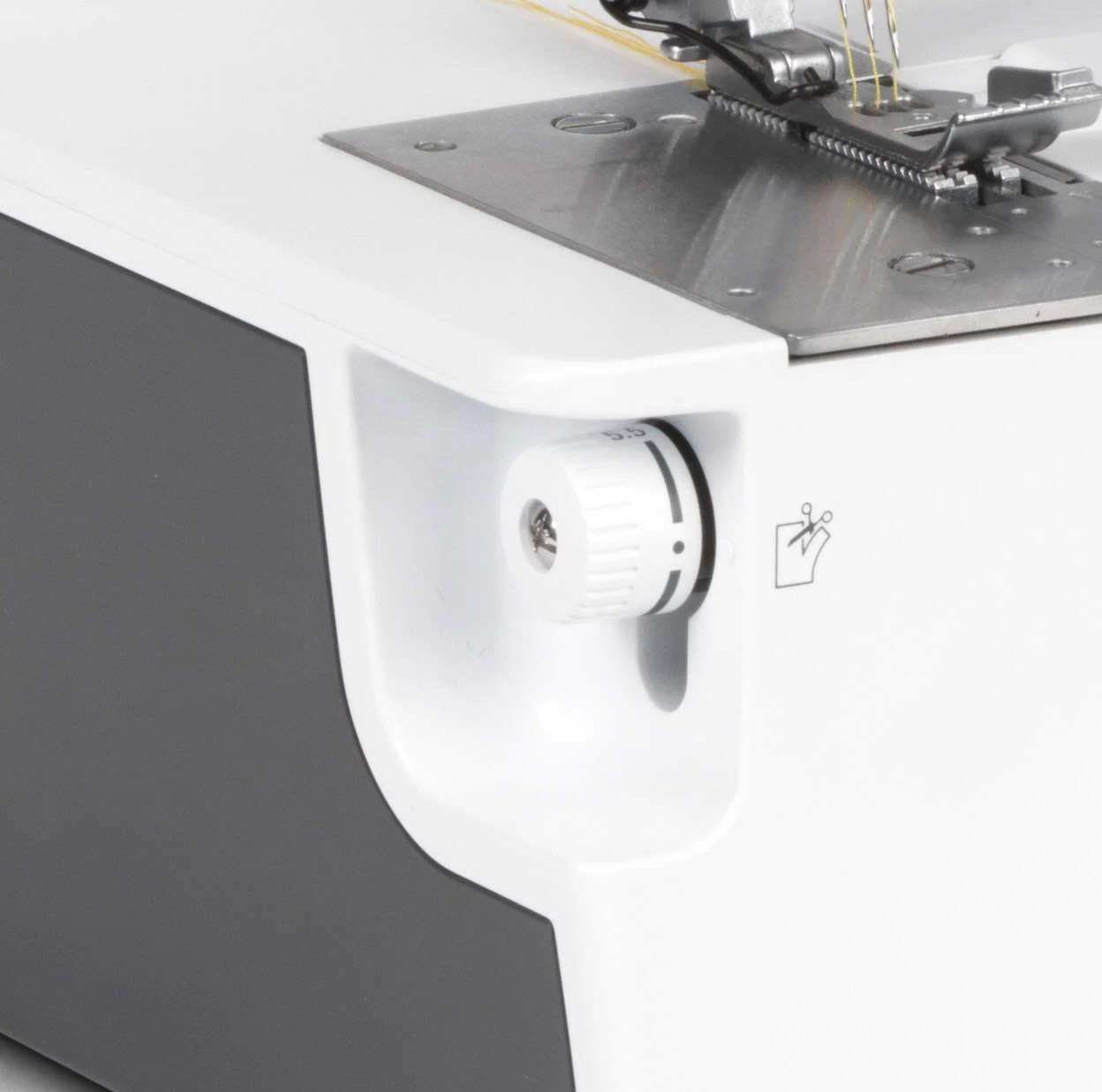 Швейная машина Bernette Funlock b48 - фото 7